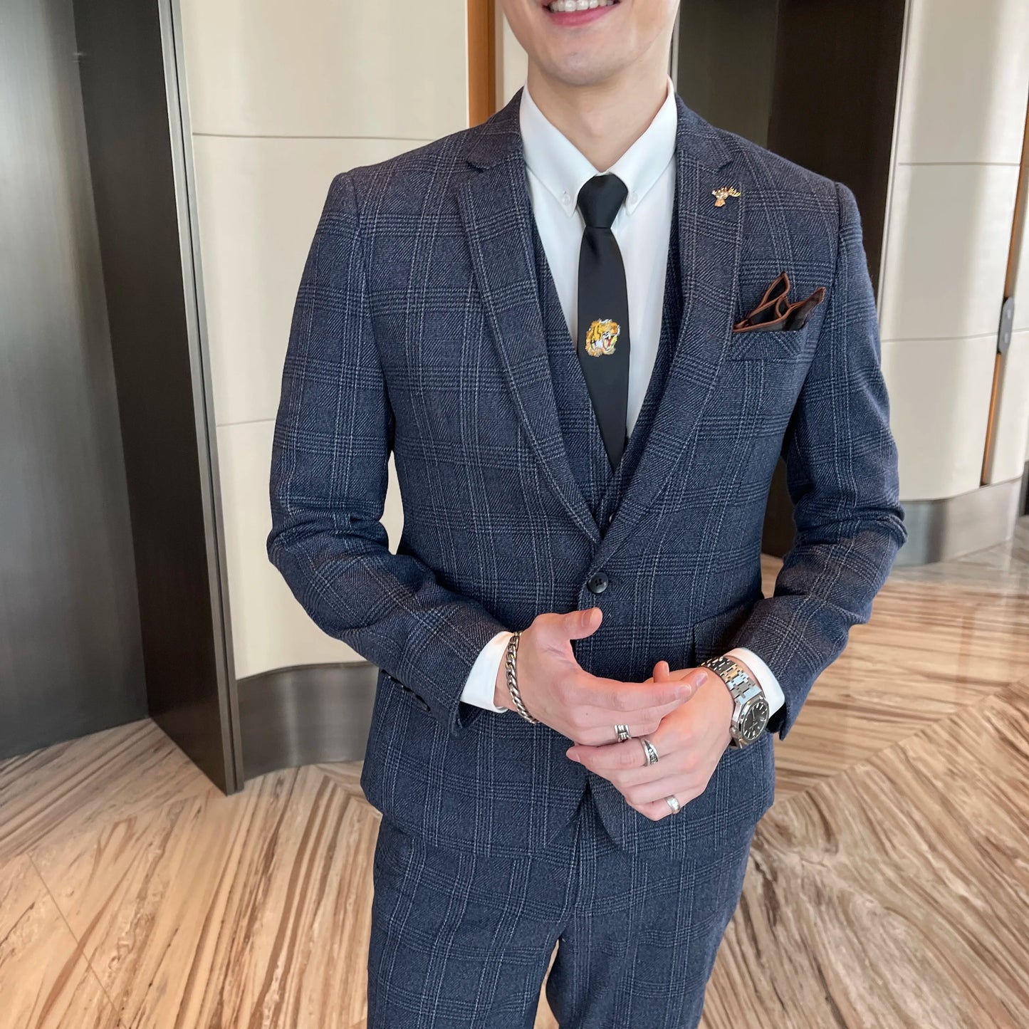 Avaré Dominus Signature Suit