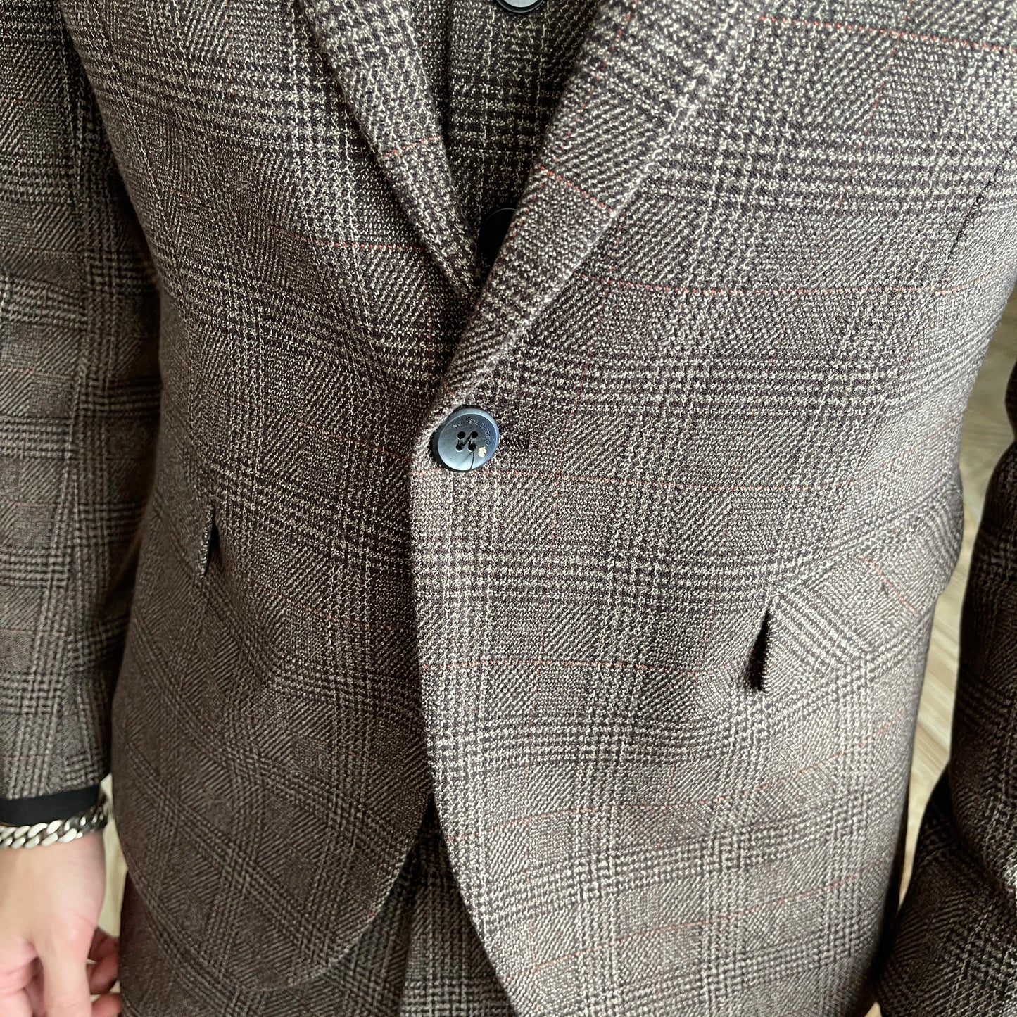 Avaré Dominus Signature Suit
