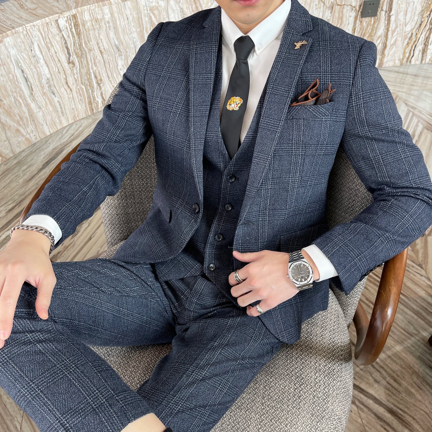 Avaré Dominus Signature Suit