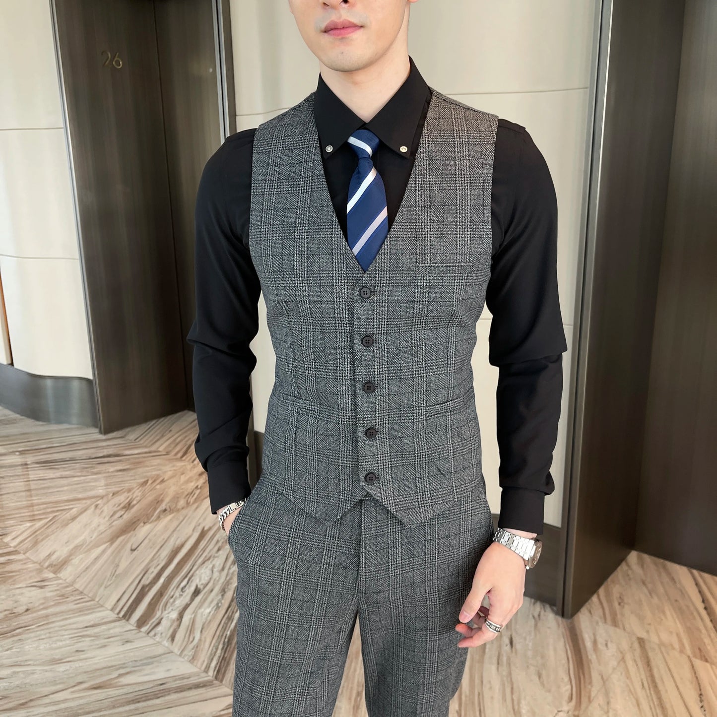 Avaré Dominus Signature Suit