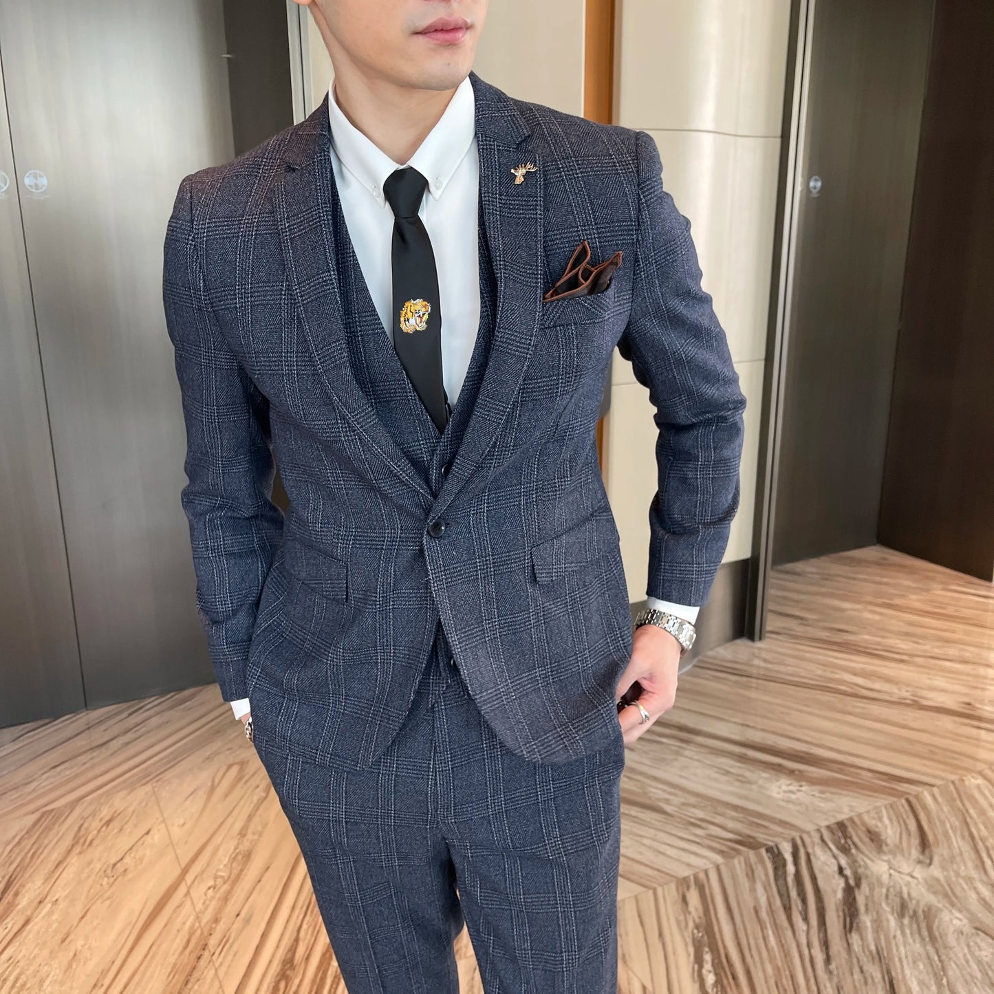 Avaré Dominus Signature Suit