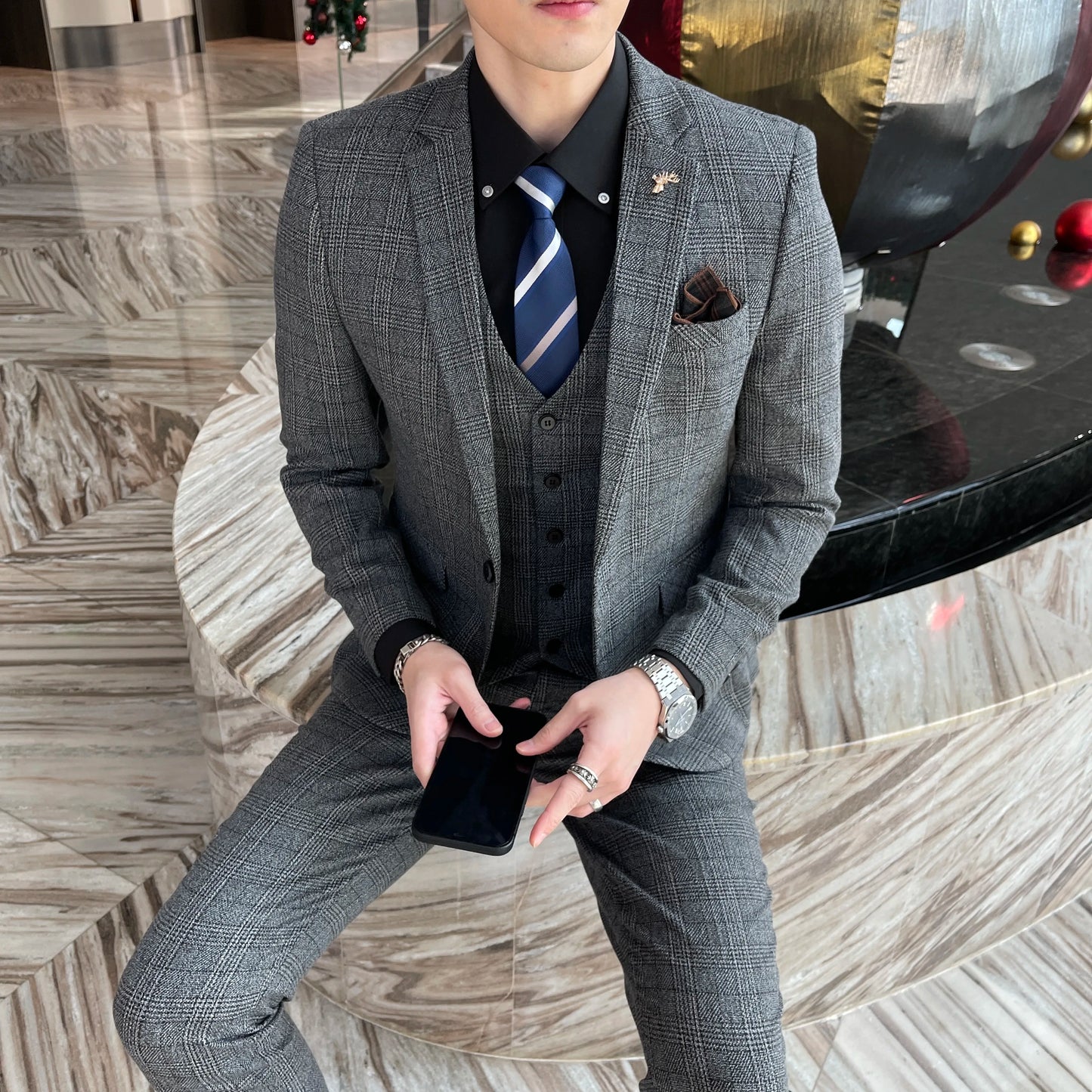 Avaré Dominus Signature Suit