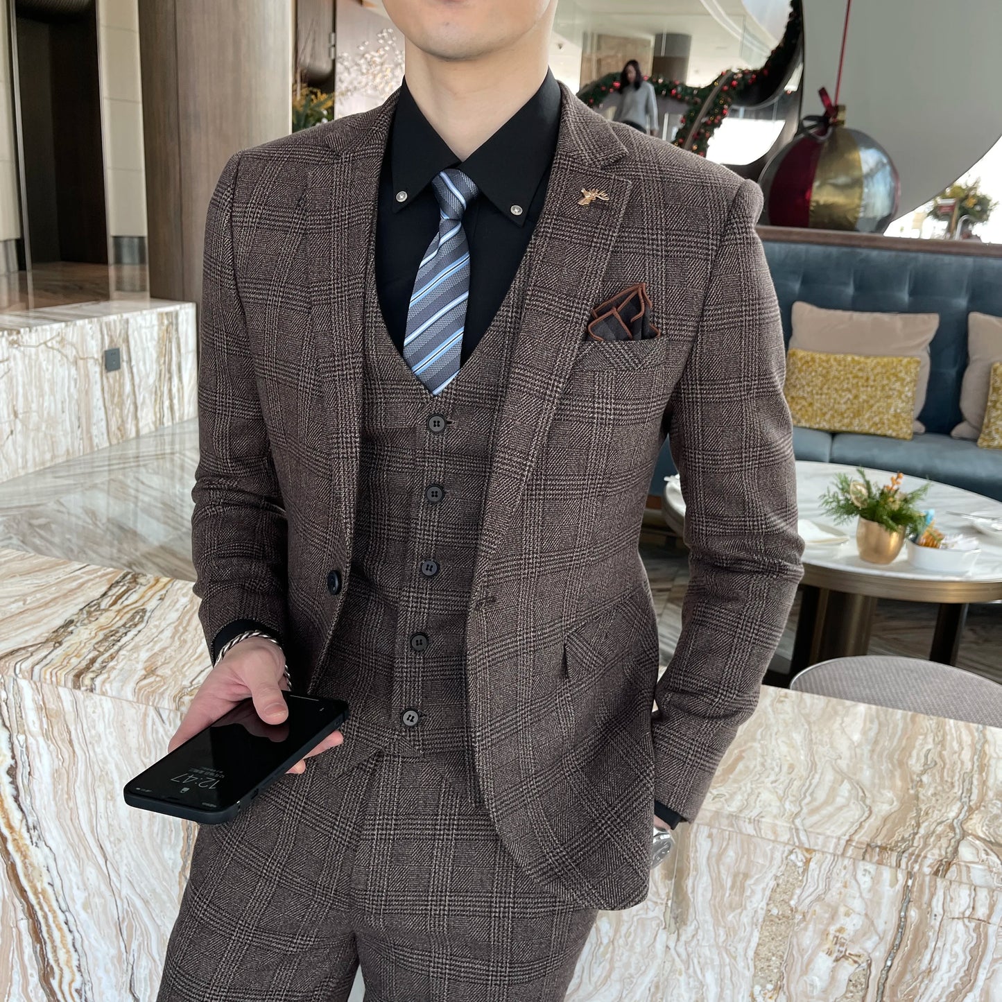 Avaré Dominus Signature Suit