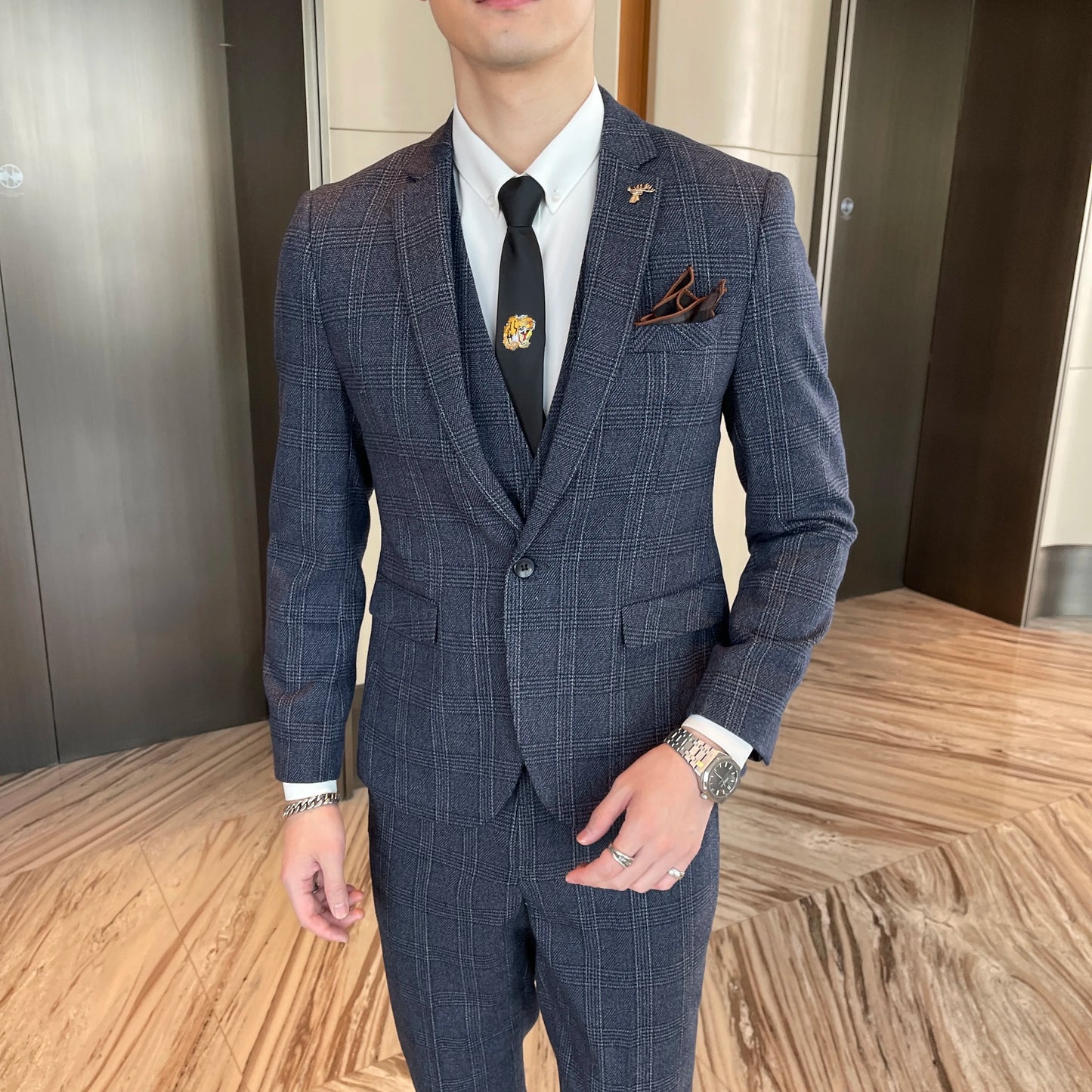 Avaré Dominus Signature Suit