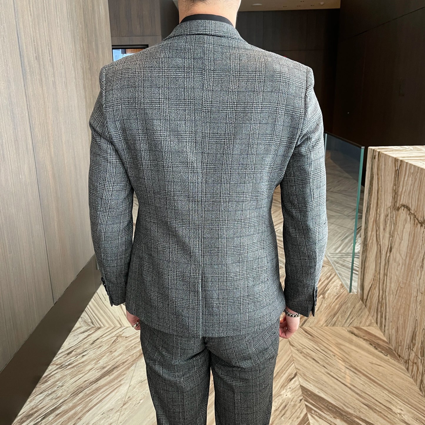 Avaré Dominus Signature Suit