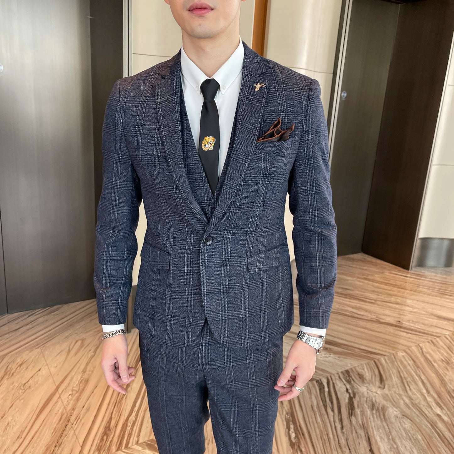 Avaré Dominus Signature Suit