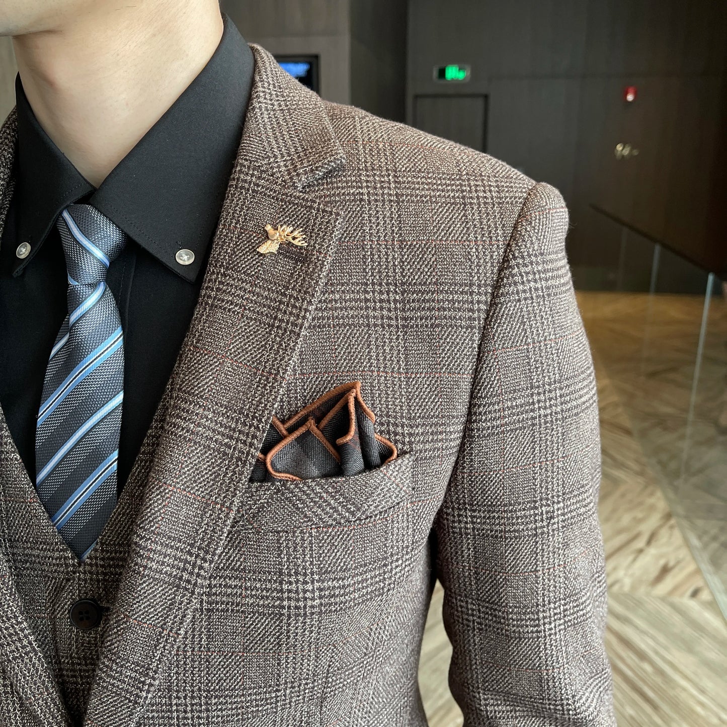 Avaré Dominus Signature Suit