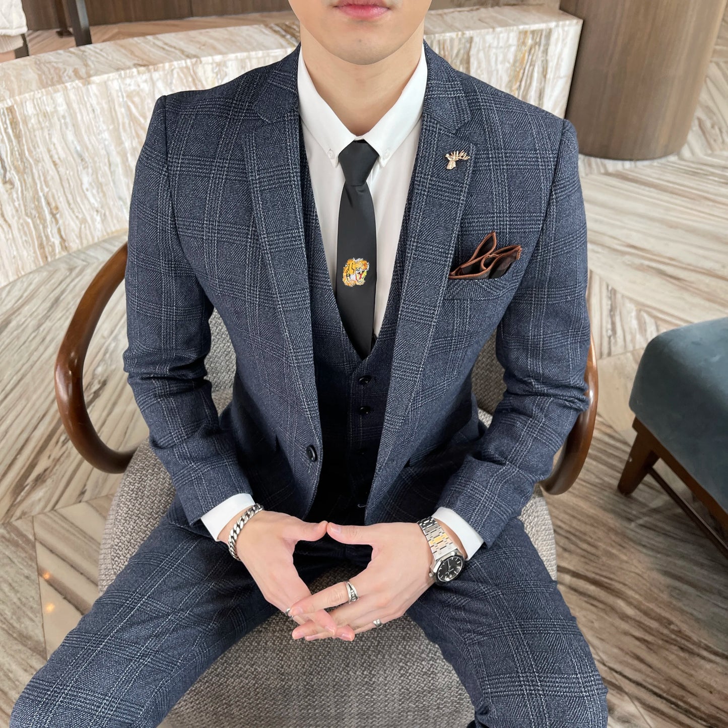 Avaré Dominus Signature Suit