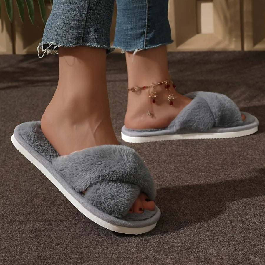 Avaré Lush Slippers.
