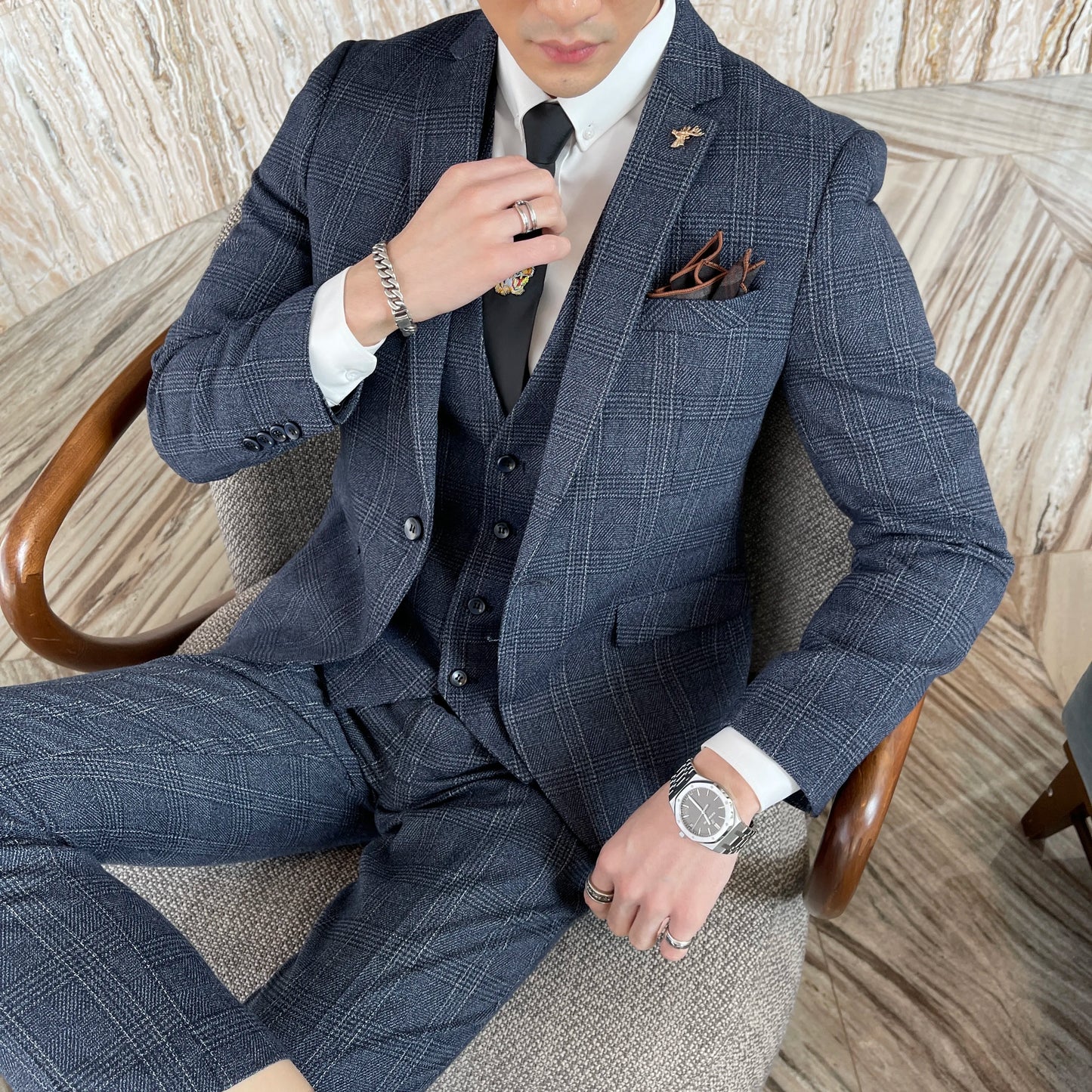 Avaré Dominus Signature Suit