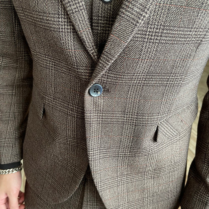 Avaré Dominus Signature Suit