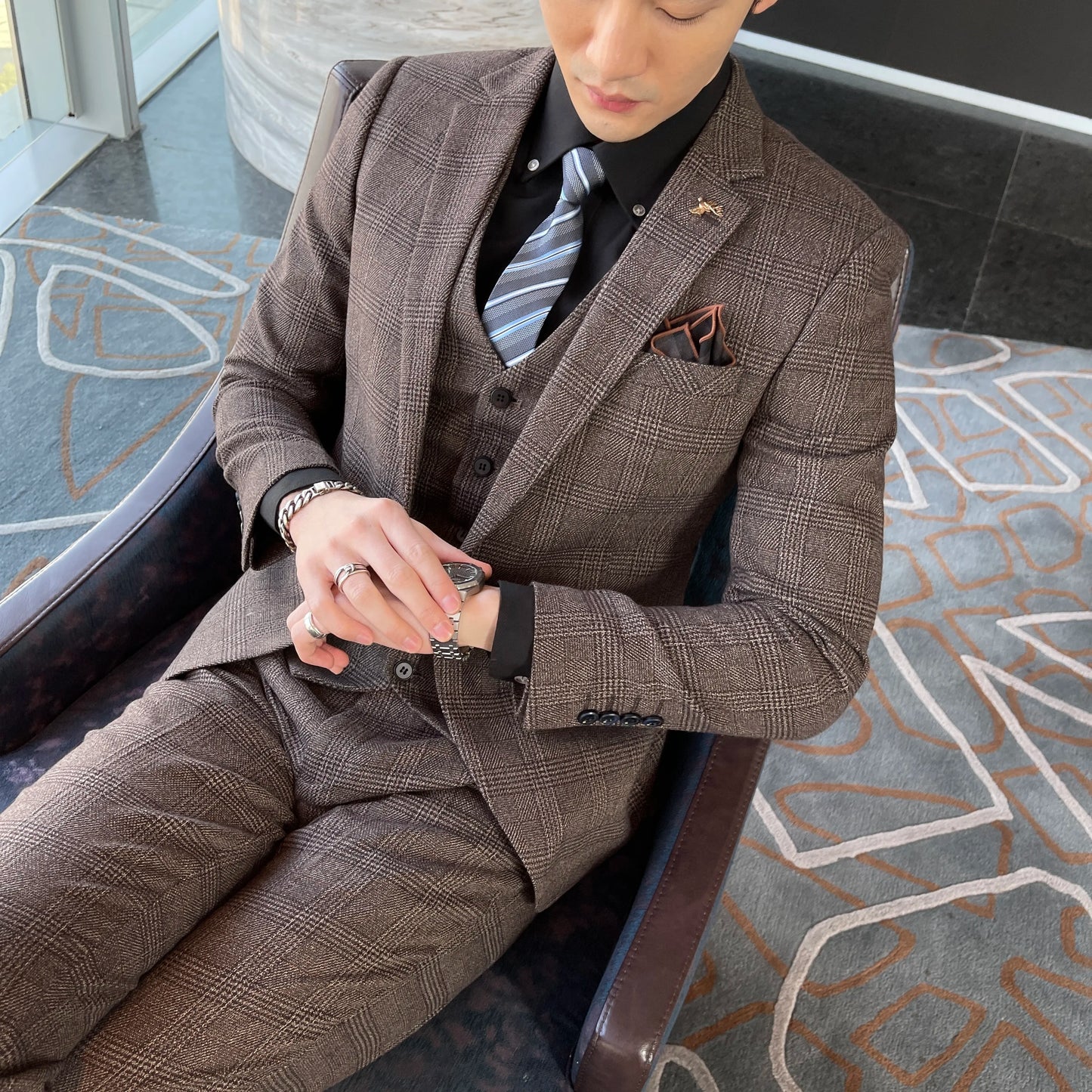 Avaré Dominus Signature Suit