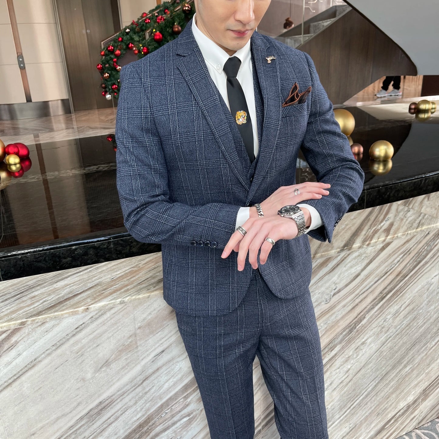 Avaré Dominus Signature Suit