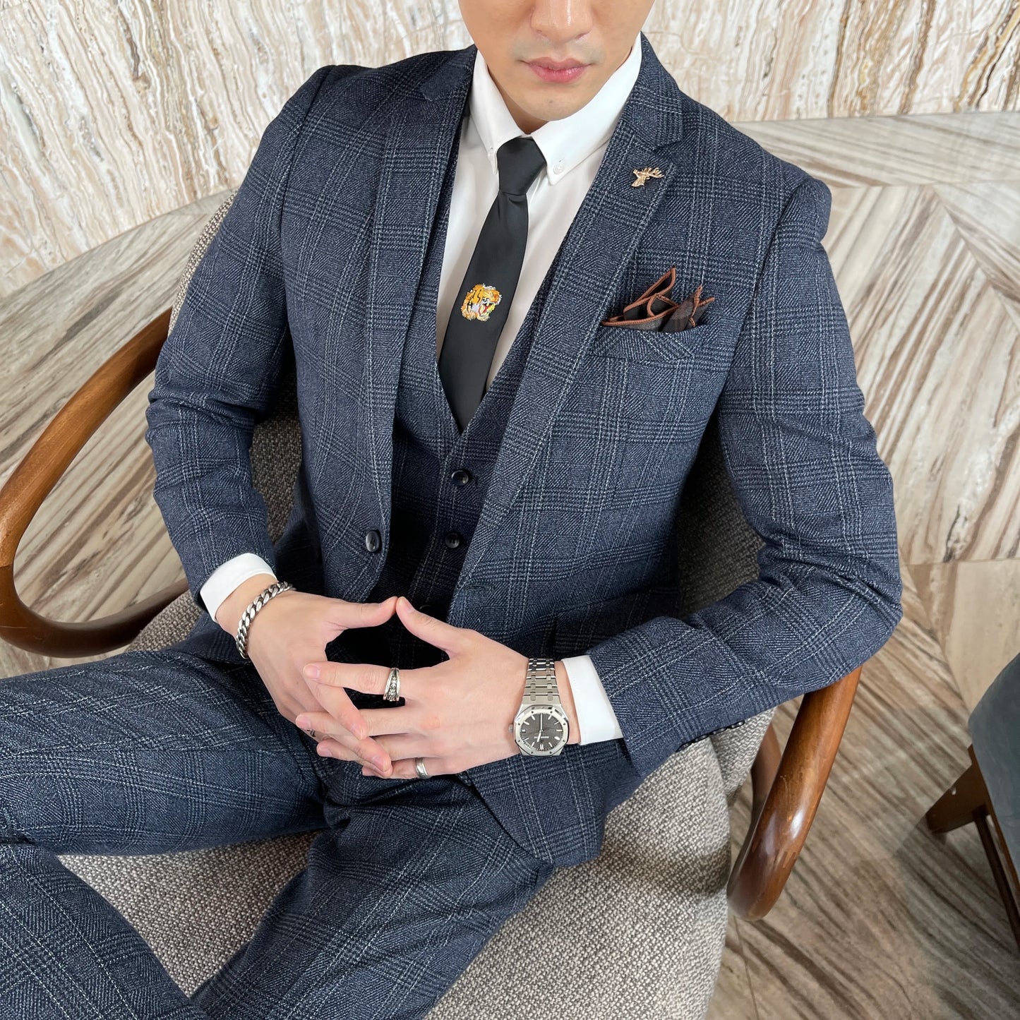 Avaré Dominus Signature Suit